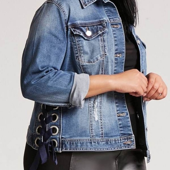 ❤SOLD❤ jean jacket 2X but fits like 1X. - Picture 2 of 5